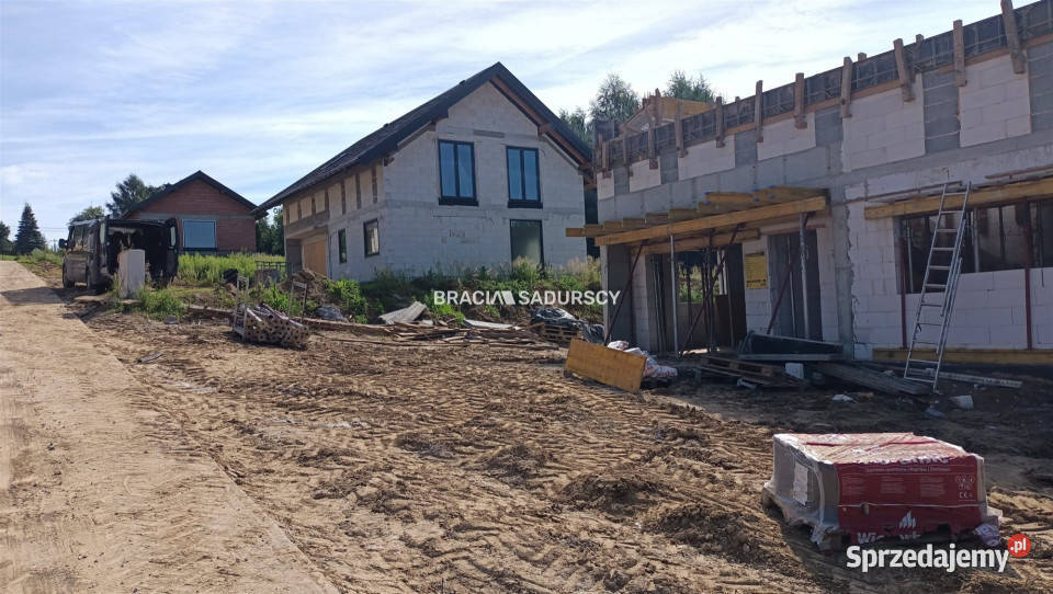 Sprzedaż domu wolnostojącego Wilków 228m2 sprzedam