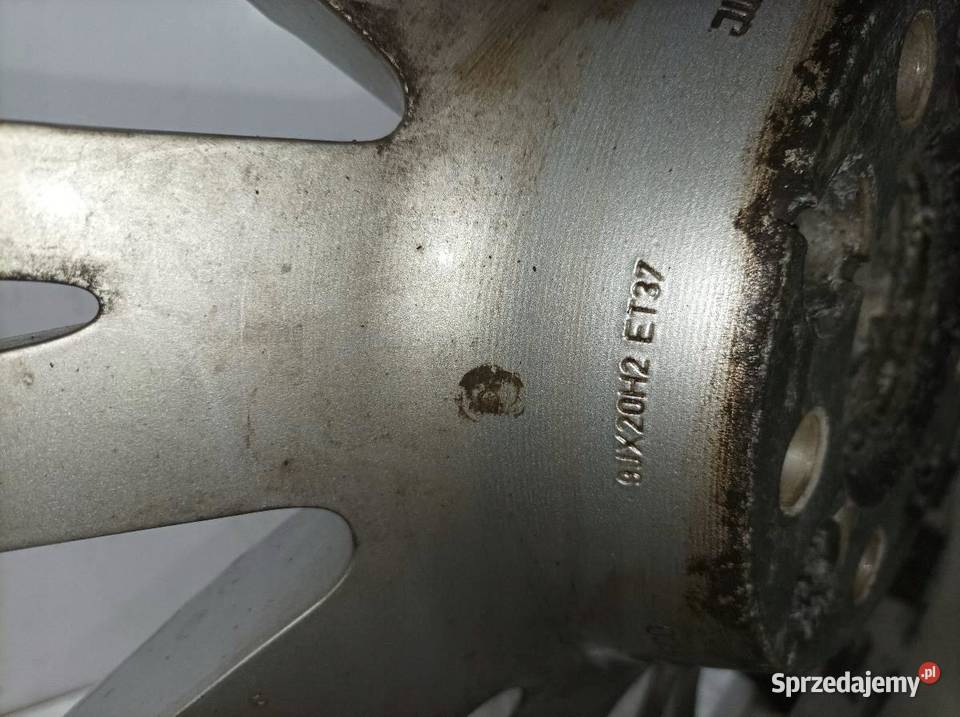 FELGA ALUMINIOWA R20 5X112 ET37 OC65MM 9JX20H2
