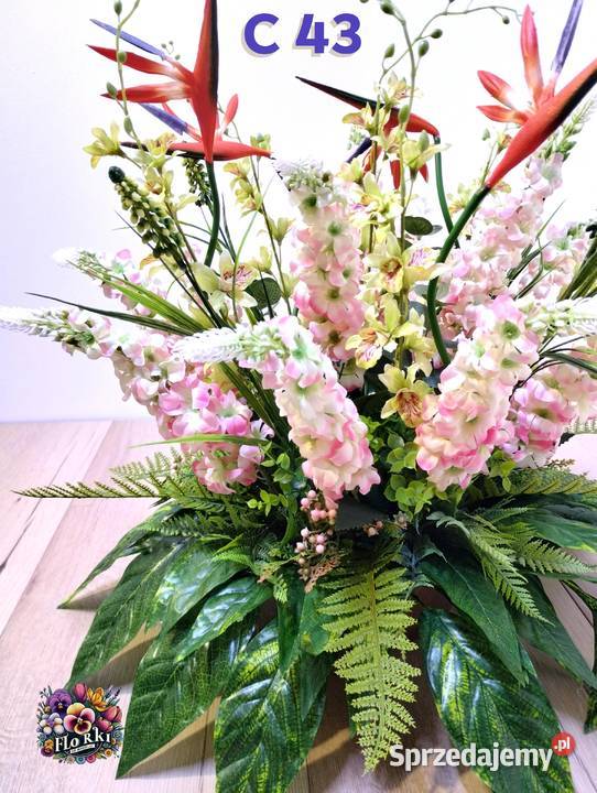 Wiązanka na cmentarz kompozycja stojąca na Dobre