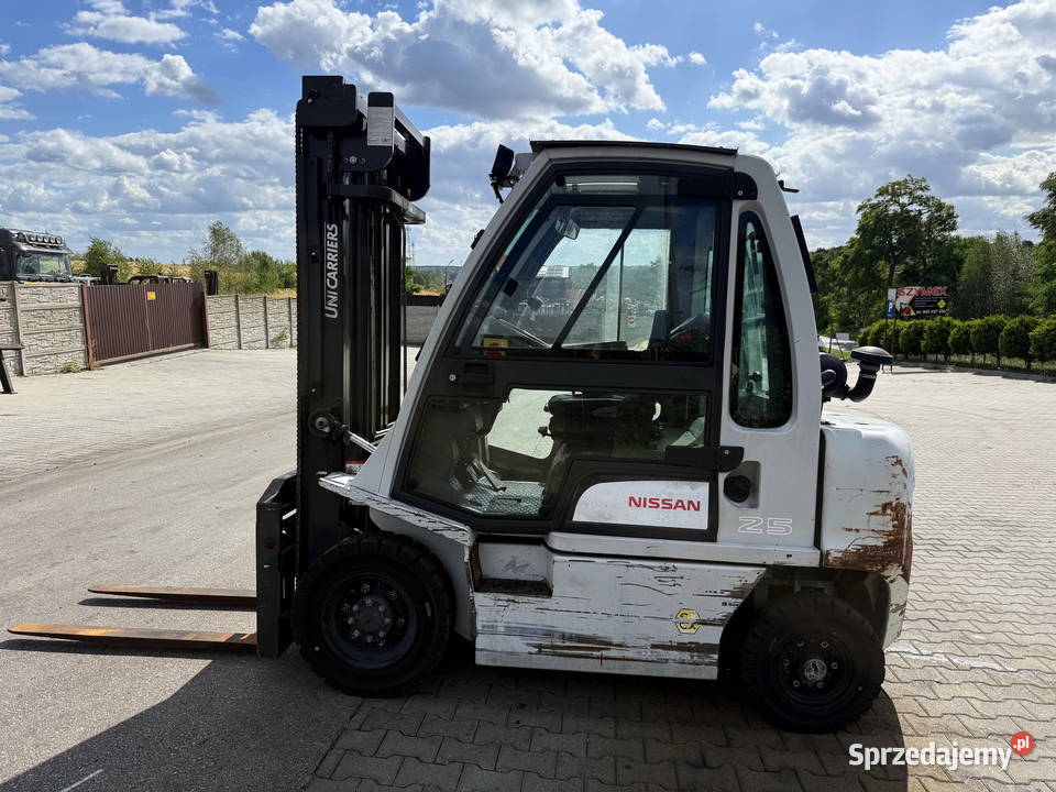 wózek widłowy NISSAN FD25 diesel kabina przesuw Działoszyn