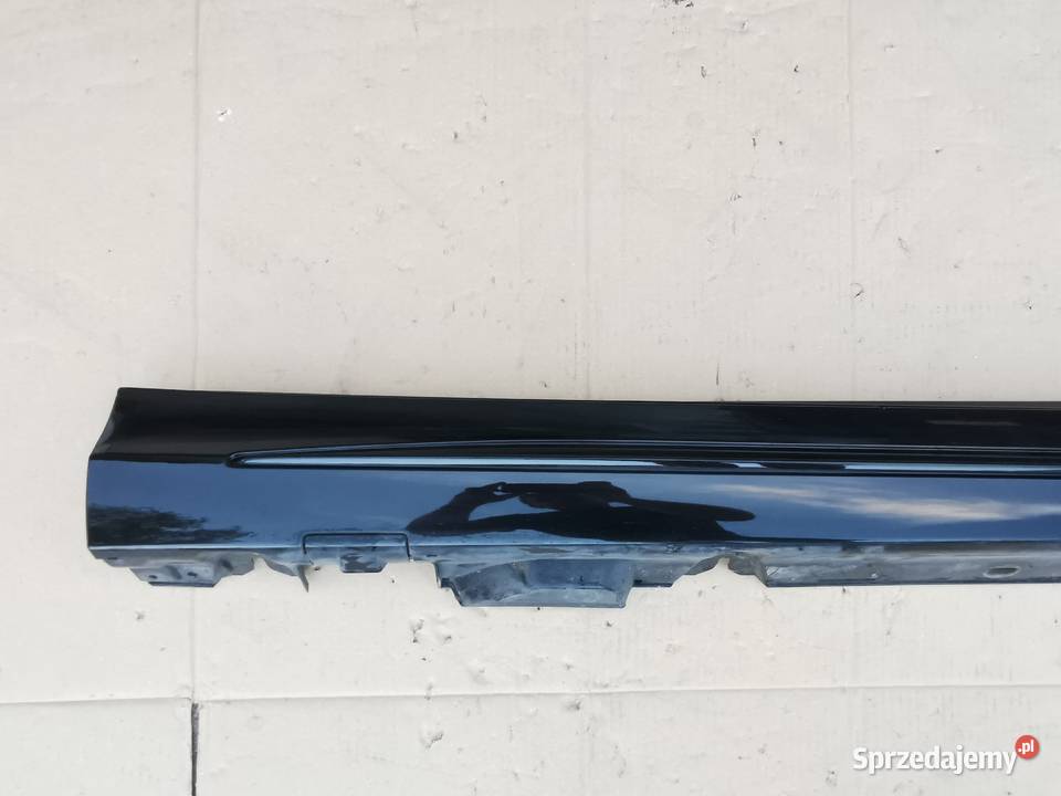 Listwa progowa prawa rh MercedesBenz w205 amg