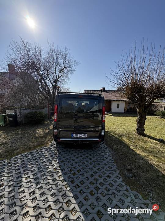Opel Vivaro Tour Zadbany 9cio osobowy Vivaro Tomaszów Lubelski