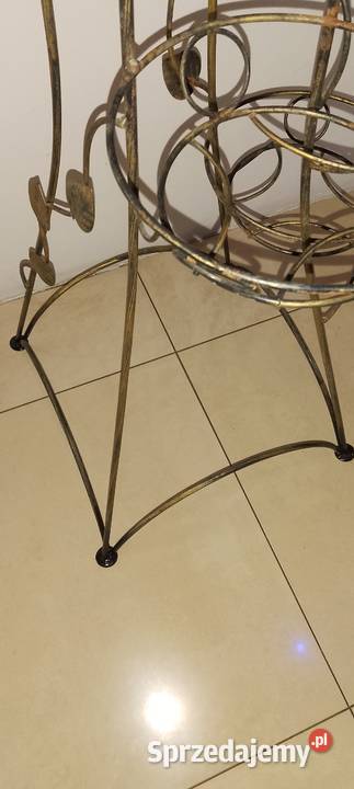 Metalowy stojak na kwiatki