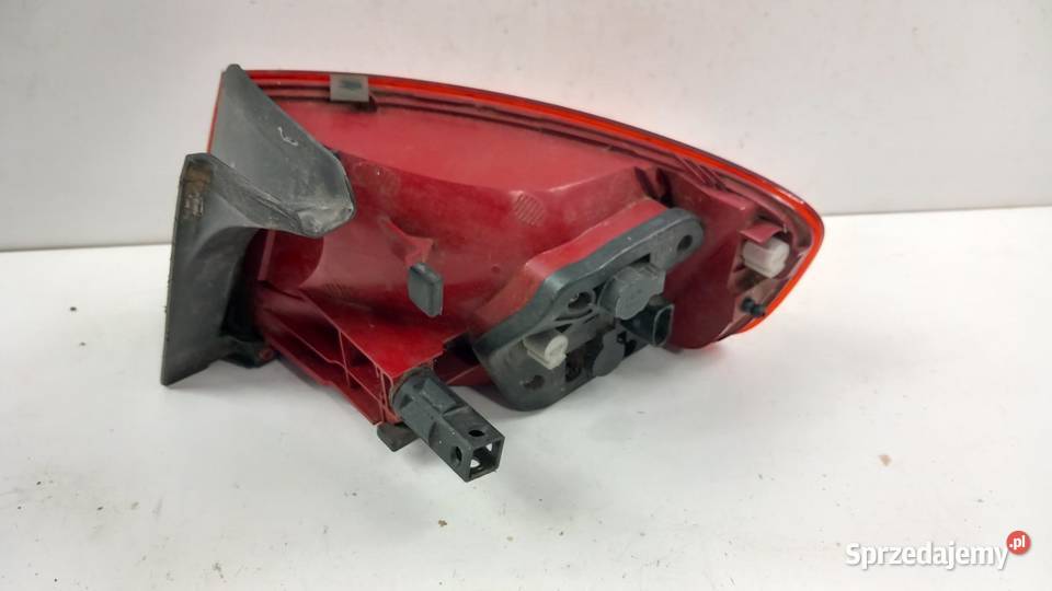 AUDI A4 B8 SEDAN LAMPA TYŁ LEWA Zbierkowo