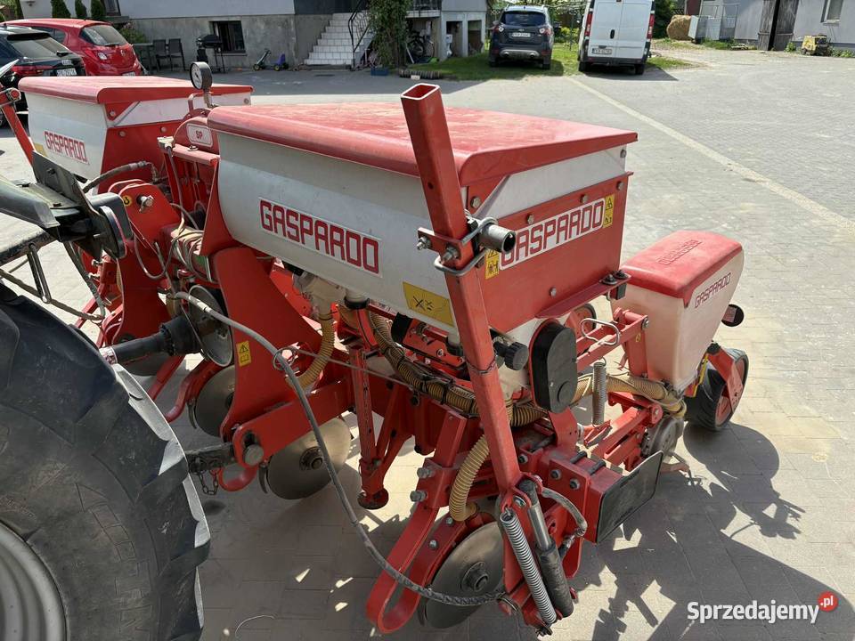 Siewnik gaspardo 4 rzedowy nieuszkodzony sprzedam
