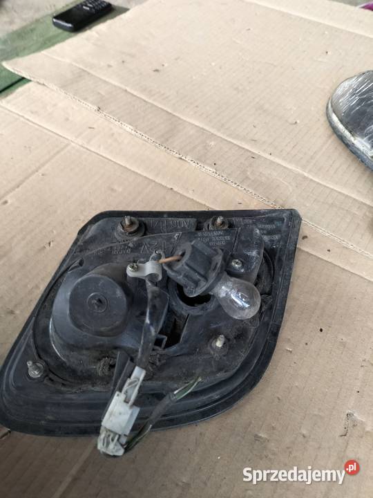 Nissan Almera N15 Lampa Tylna Tył Klapa osobowe Części samochodowe Kamień-Kolonia