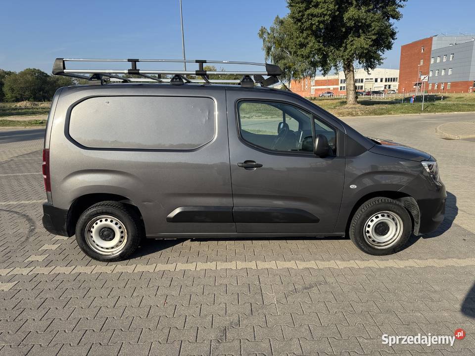 Opel Combo 24300 netto Faktura VAT 23 salon