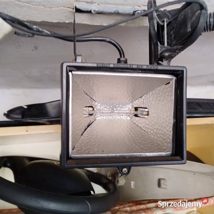 SPRAWNA Lampa halogenowa 500v do garażu Krotoszyn