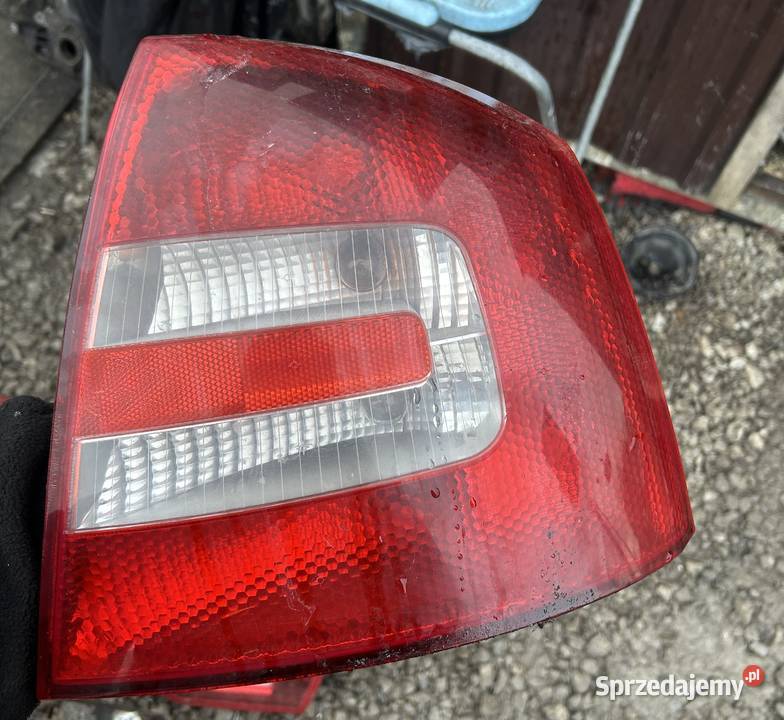 lampa tylna lampy tylne lewa prawa Skoda Octavia Bodzentyn