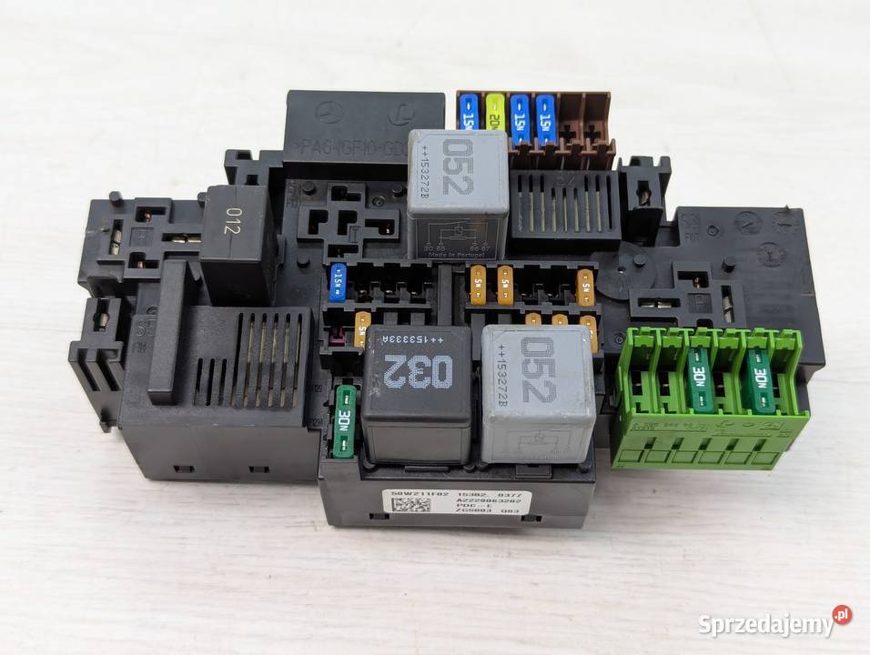 SKRZYNKA BEZPIECZNIKÓW MODUŁ MERCEDES C 200 Białystok