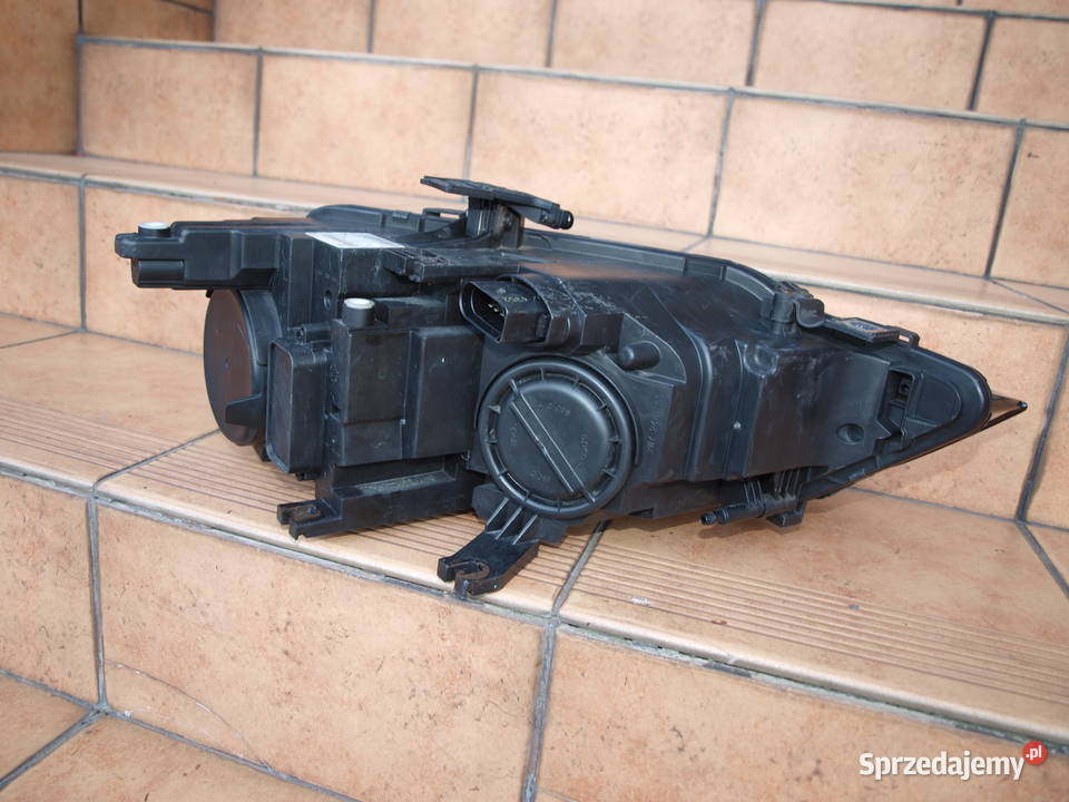 Audi A4 B8 lampa lewa przód zwykła 2012 2015r osobowe wielkopolskie