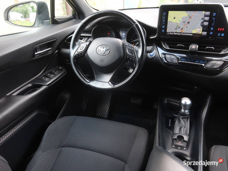 Toyota CHR 18 Hybrid asystent pasa ruchu Katowice