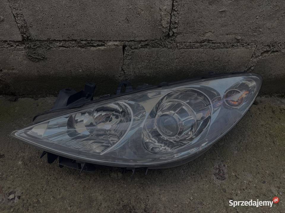 Lampa lewa przód Peugeot 307 LIFT 0508 osobowe Lampy przednie sprzedam