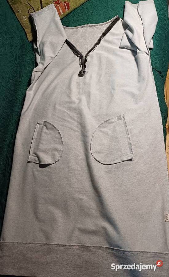 Sukienka sportowa jasnoszara dresówka firmy Kraków