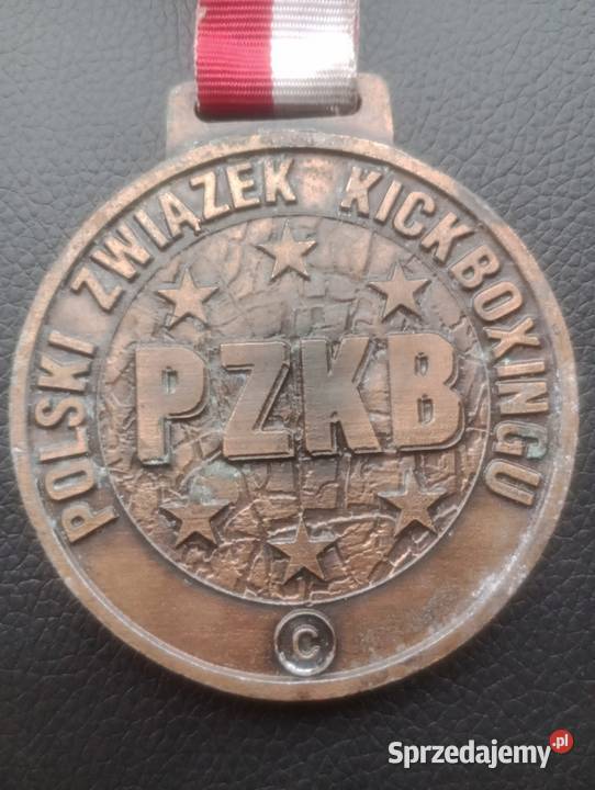 Medale pamiątkowe z półmaratonu kickboxingu Sadłowice