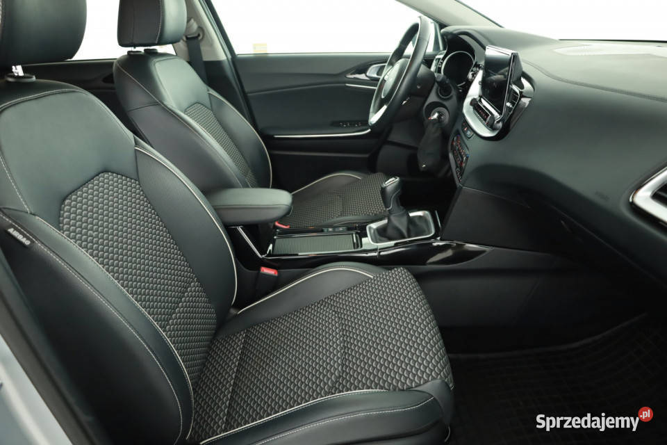 Kia Ceed 15 TGDI światła do jazdy dziennej Piaseczno