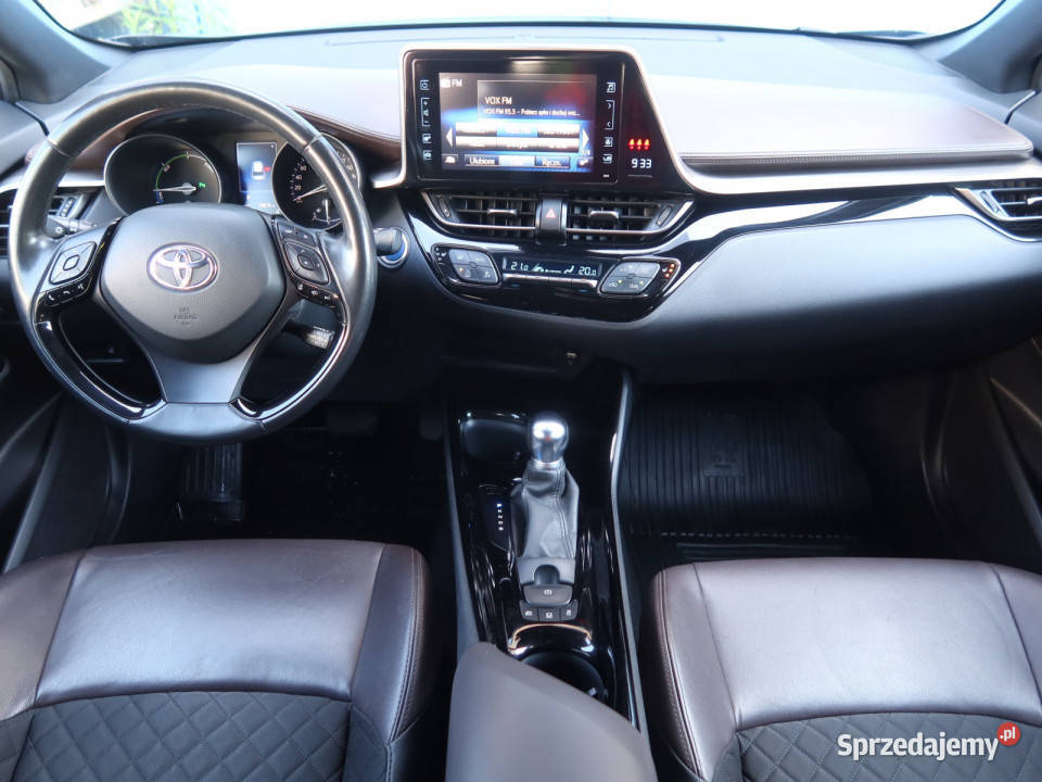 Toyota CHR 18 Hybrid asystent pasa ruchu Katowice