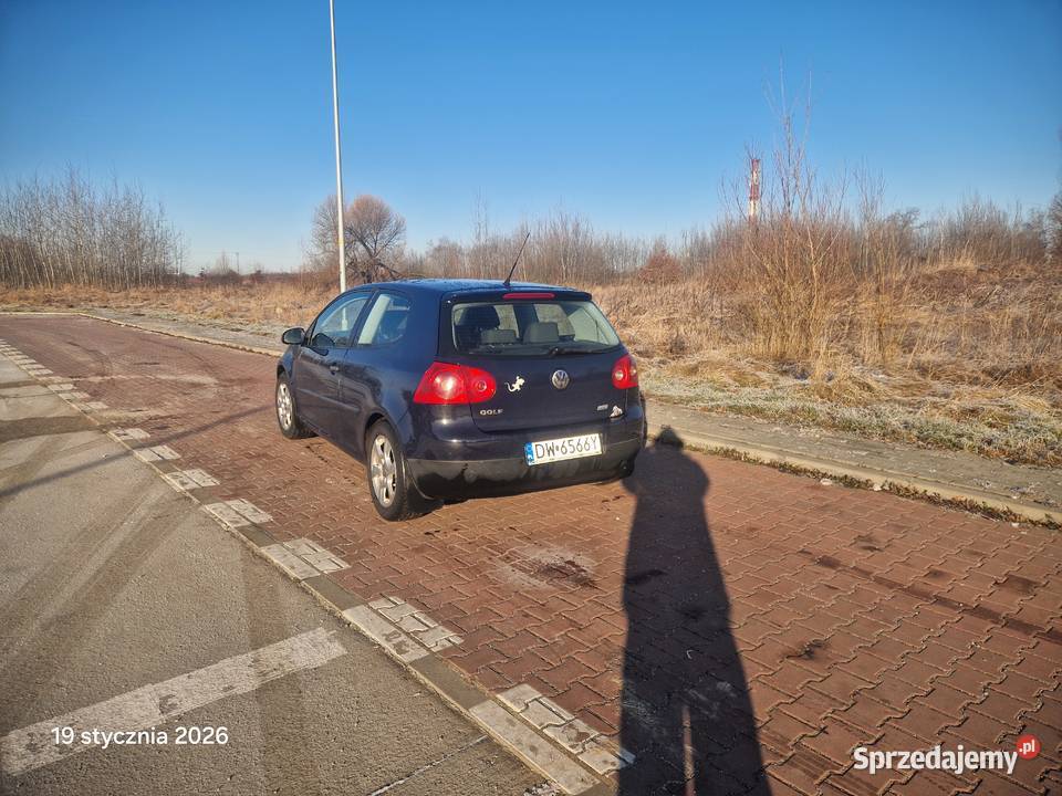 Volkswagen Golf 5 14 benzyna z gazem Rok produkcji 2006 Legnica