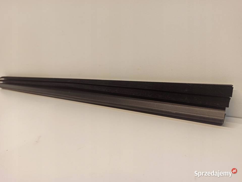 USZCZELKA SZYBY LEWY TYŁ SKODA YETI 5L0839479A osobowe Karoseria