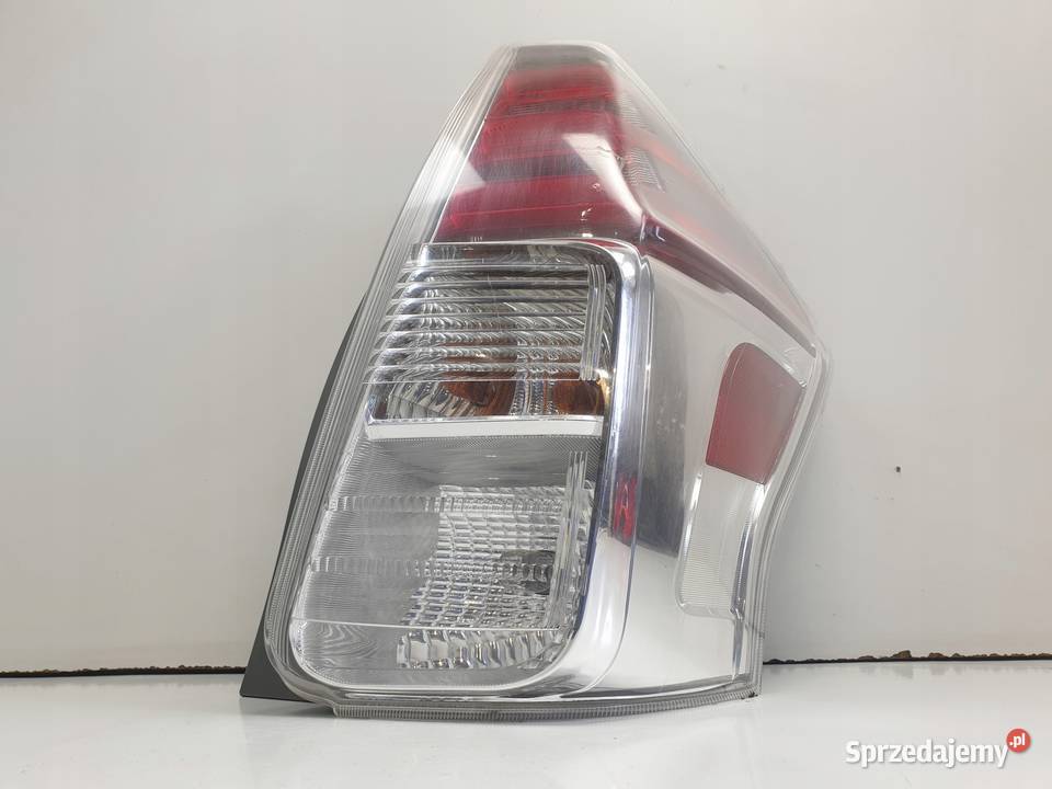 LAMPA PRAWA Toyota Prius V TYLNIA TYLNA prawy Rudka