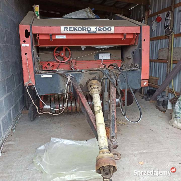 Prasa rolująca Carraro 1200 Rekord do słomy Łuków