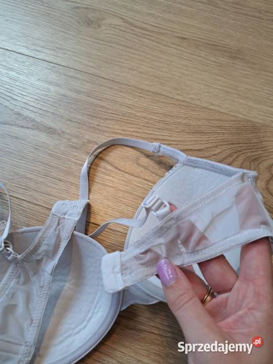 Biustonosz z koronką Esmara Lingerie rozmiar 75B Biustonosze Trąbki Wielkie
