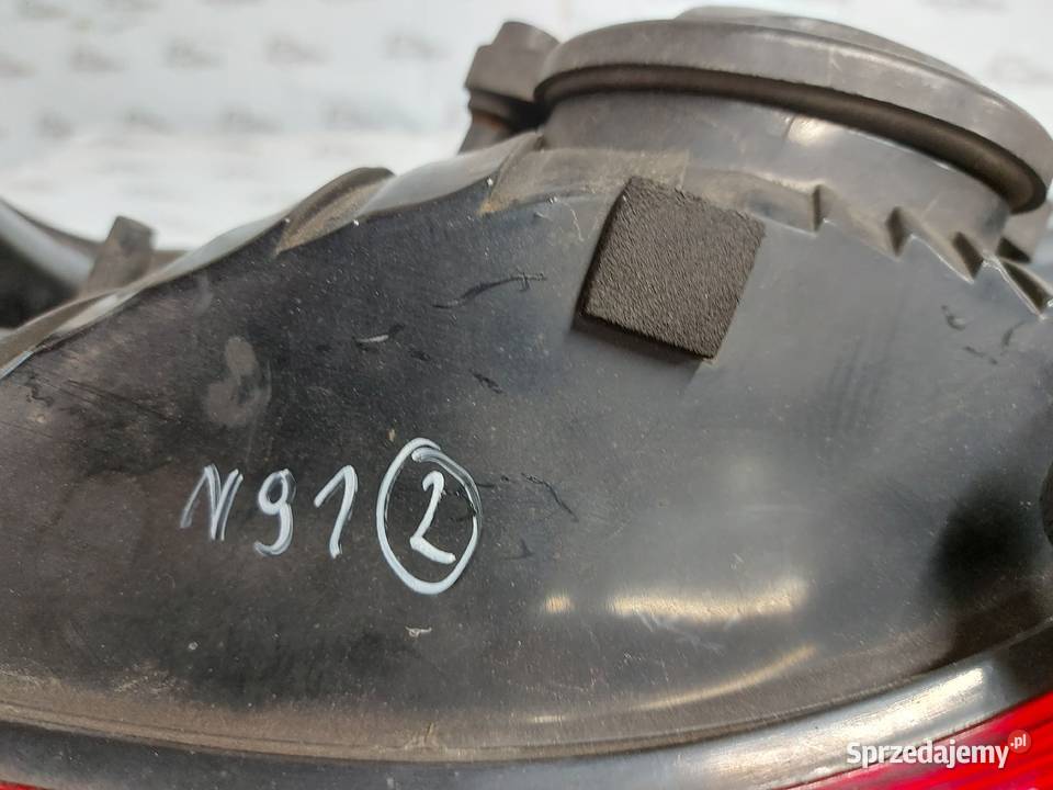 CAYENNE I 7L5 12r lampa prawa tył 7L5945096A osobowe świętokrzyskie