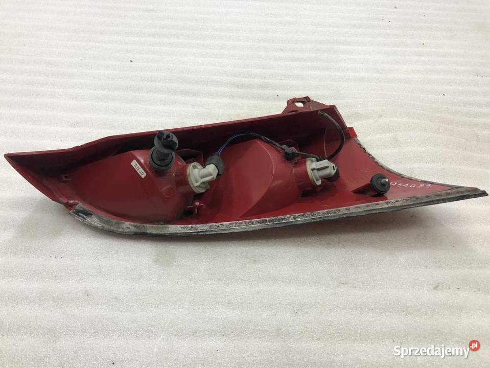 FORD FOCUS MK1 HATCHBACK LAMPA LEWY TYŁ wielkopolskie