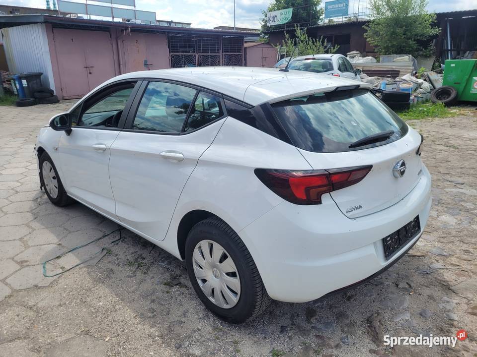 Opel Astra Benzyna Delikatnie uszkodzona Kielce