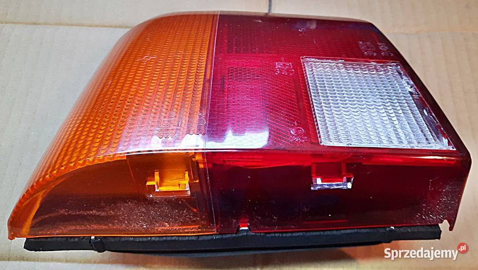 Lampa tylna lewa Peugeot 205 83r89 r sprzedam