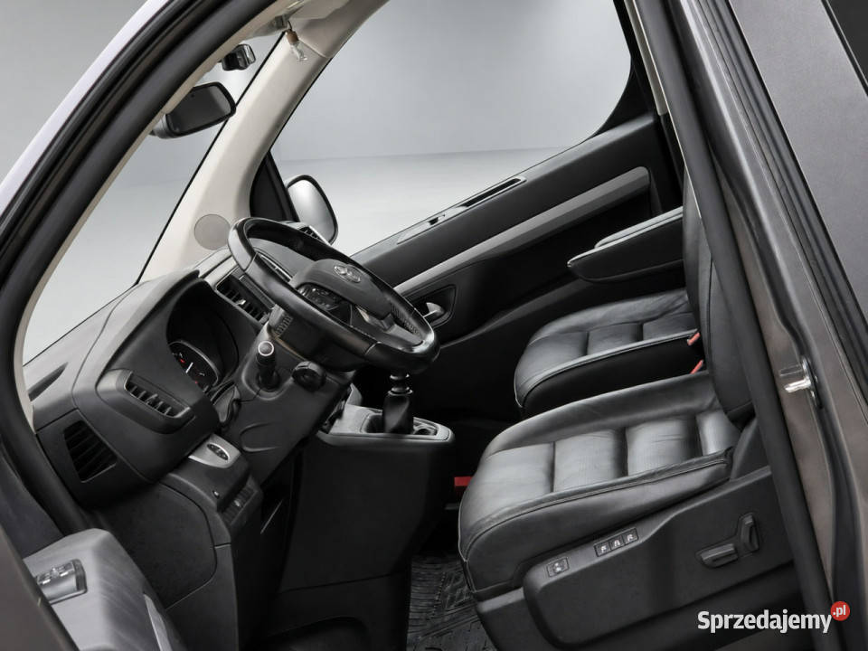 Toyota Proace Verso FAMILY LONG VIP 20 D4D 150 8 lakier metallic Skępe