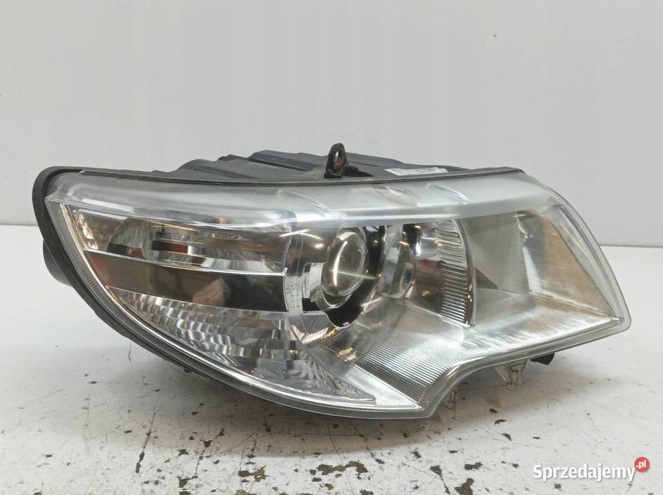 LAMPA PRZÓD PRAWA XENON EUROPA 1ZS24704734 ES Motoryzacja