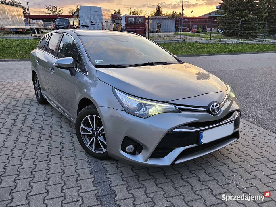 Toyota Avensis 18 Valvematic 147 VAT 23 Avensis Tarnów sprzedam