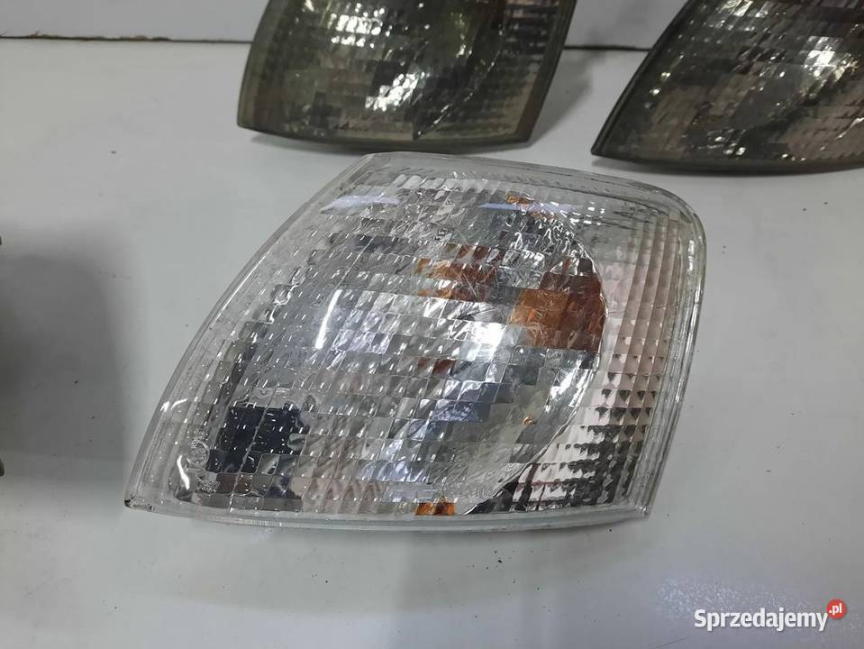 9KKIERUNKOWSKAZ LEWY PRAWY VW PASSAT B5 185104B Pozostałe Włoszczowa