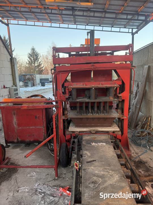 Węzeł betoniarski i prasa do bloczków betonowych Rok produkcji 1999 kujawsko-pomorskie Czerniewice sprzedam