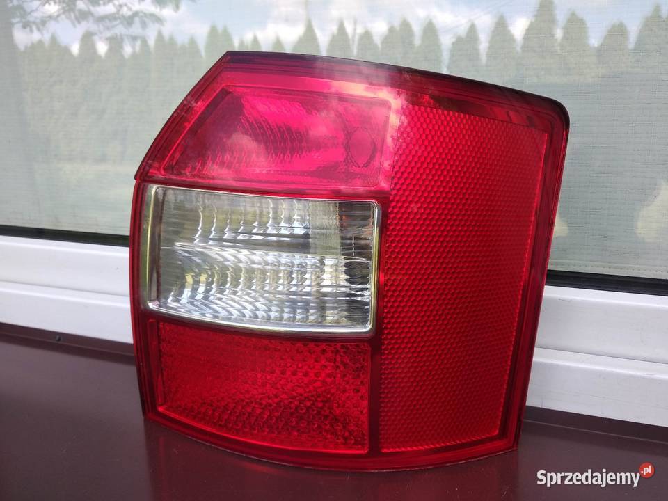 Audi A4 B6 kombi Avant lampa tył tylna prawa osobowe łódzkie Sieradz