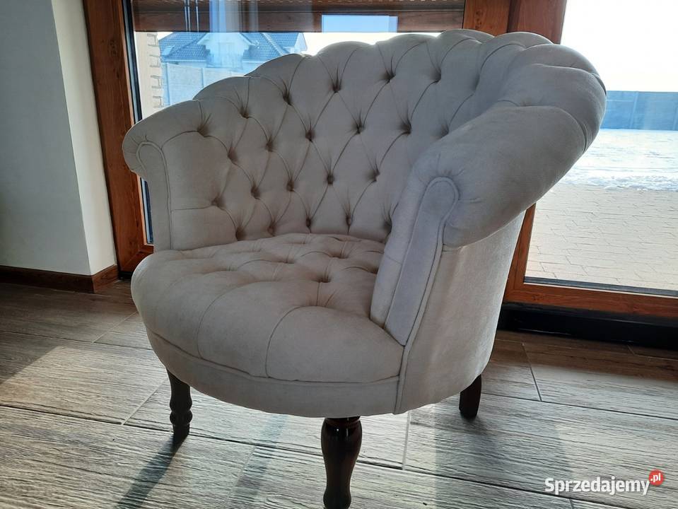 Elegancki pikowany fotel Chesterfield Poznań