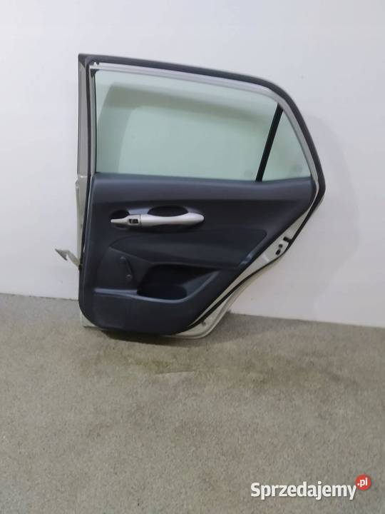 DRZWI PRAWE TYŁ SREBRNE Toyota Auris I 20062012