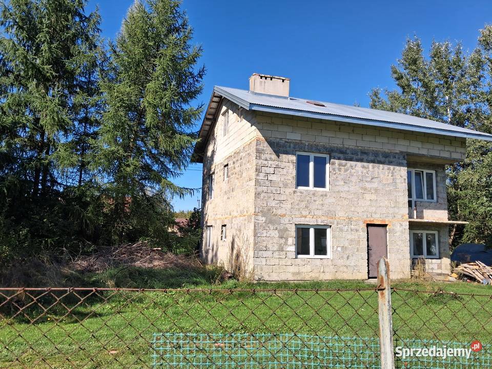 Klęczany dom wolno stojący