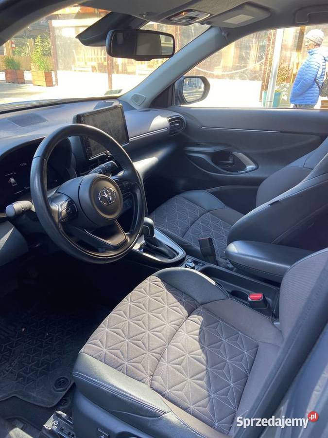 Toyota Yaris Cross 44 Executive Hubryda 2022r 1 serwisowany w ASO Niechorze