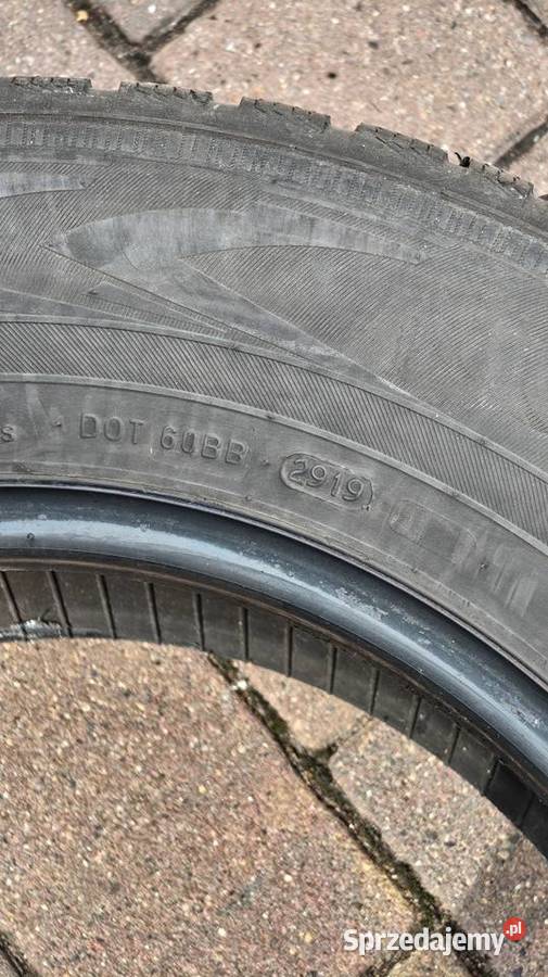 Opony zimowe Nokian 21565r16 100 parę śląskie Przystajń