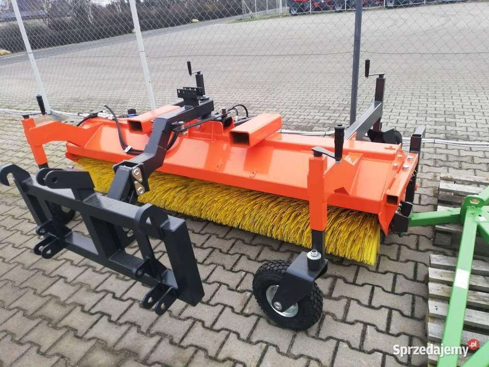 Zamiatarka drogowa 24m wodaszczotka boczna model nie Chojnice
