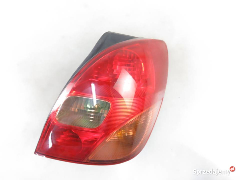 LAMPA PRAWA TYLNA TOYOTA COROLLA Verso E12