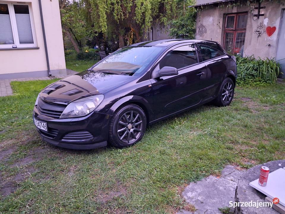 Opel Astra GTC hatchback 2005 łódzkie Zgierz sprzedam