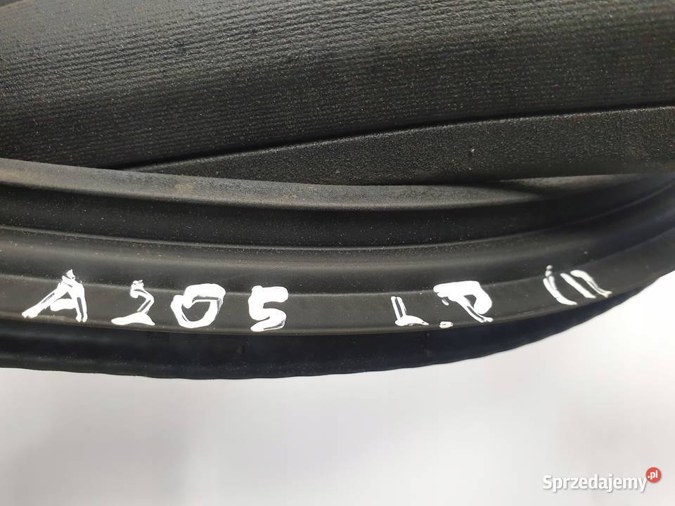 Mercedes A205 W205 Cabrio LEWA USZCZELKA DRZWI Janów