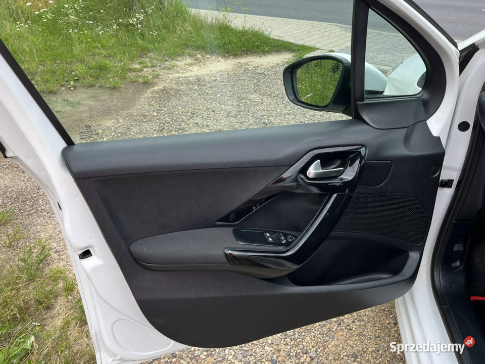 Peugeot 208 12 Klima Led Tabler El szyby Ks Serw możliwa zamiana Częstochowa
