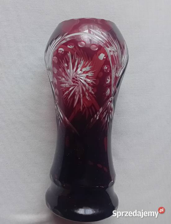 Rubinowy ręcznie szlifowany wazon kryształowy Koźminek