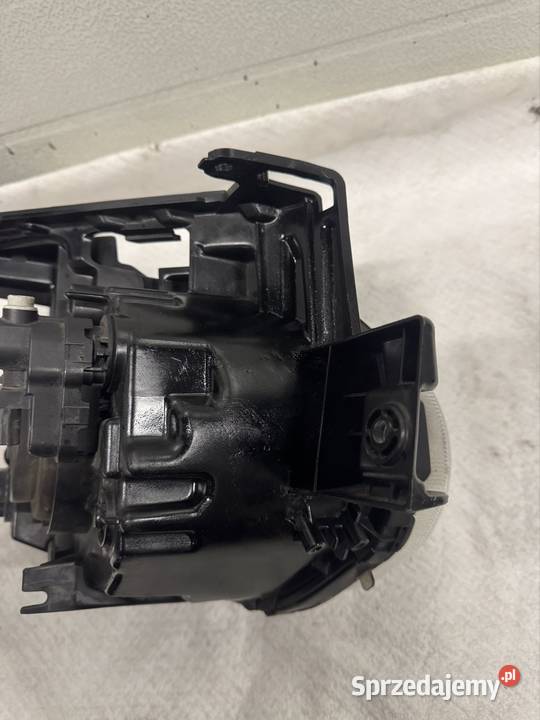 Lampa lewy przód Nissan Juke I F15 1014