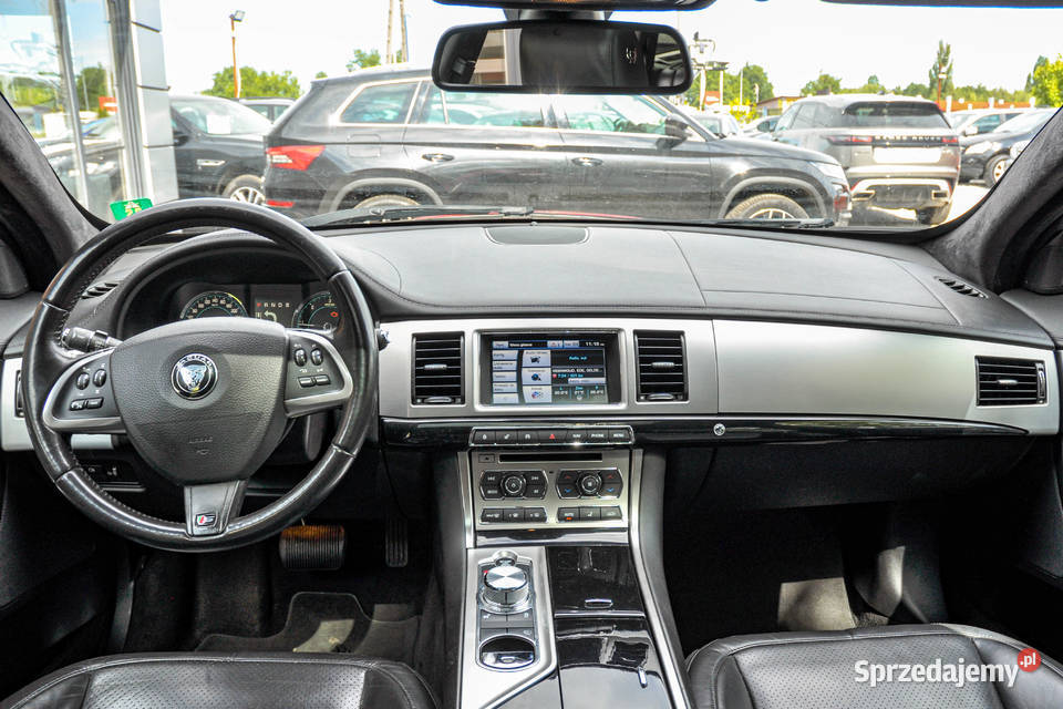 Jaguar XF 30d 275 Lift 2015 r Bezwypadkowy Rok produkcji 2015