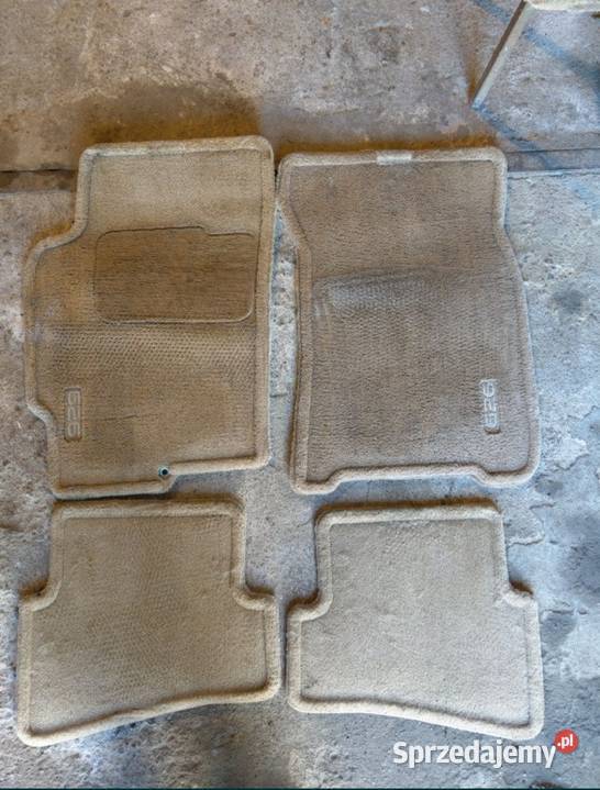 Dywaniki chodniki beżowe komplet Mazda 626 GE osobowe Kołobrzeg sprzedam